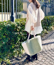 SOLA（ソラ）の「プードルグレースフラッフィートート／【仕切り付き＆軽量大容量トート】（トートバッグ）」