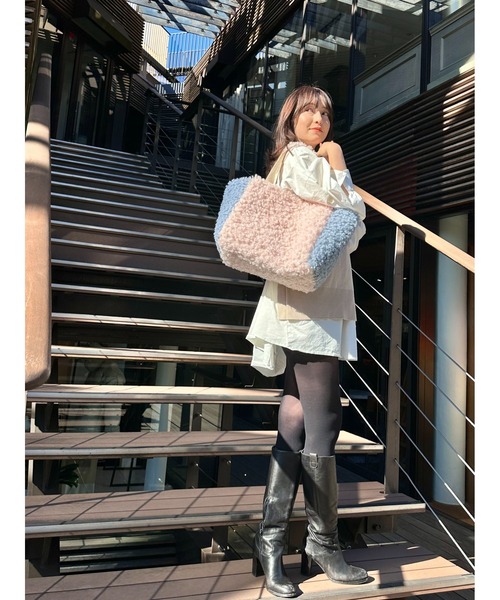 SOLA(ソラ)の「プードルグレースフラッフィートート/【仕切り付き&軽量大容量トート】(トートバッグ・レディース・スモークピンク/グリーン・FREE)」の22枚目の写真