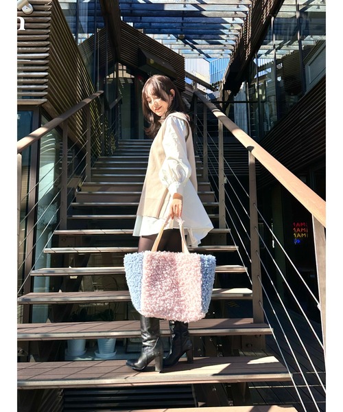 SOLA(ソラ)の「プードルグレースフラッフィートート/【仕切り付き&軽量大容量トート】(トートバッグ・レディース・スモークピンク/グリーン・FREE)」の16枚目の写真