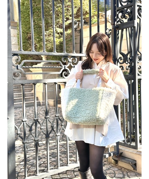 SOLA(ソラ)の「プードルグレースフラッフィートート/【仕切り付き&軽量大容量トート】(トートバッグ・レディース・スモークピンク/グリーン・FREE)」の9枚目の写真