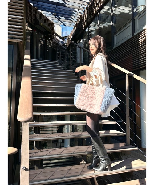 SOLA(ソラ)の「プードルグレースフラッフィートート/【仕切り付き&軽量大容量トート】(トートバッグ・レディース・スモークピンク/グリーン・FREE)」の7枚目の写真