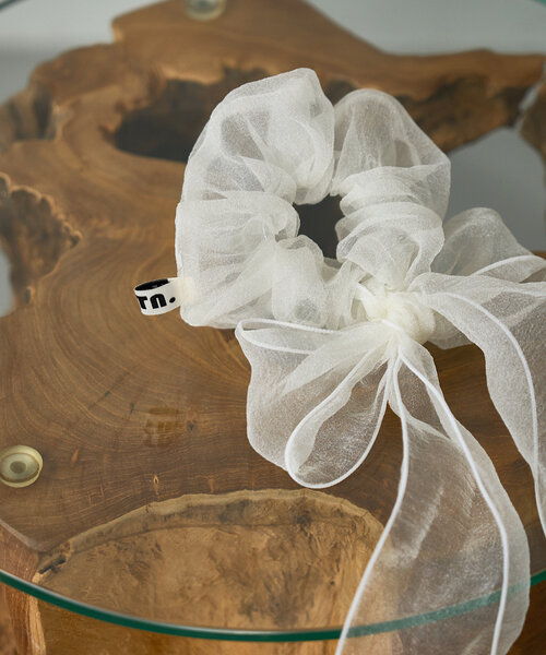 Kastane（カスタネ）の「【fiw.】シアーリボンシュシュ（シュシュ・レディース・ブラック/ホワイト・FREE）」の8枚目の写真