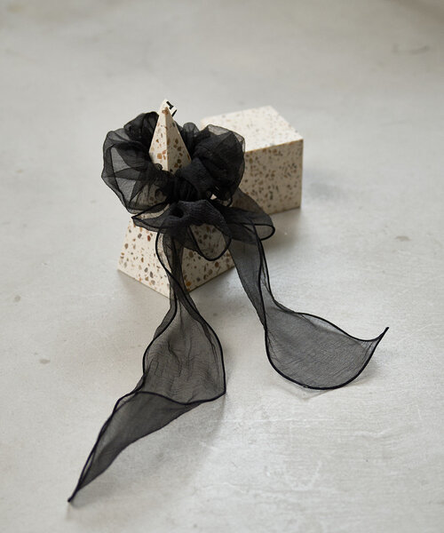 Kastane（カスタネ）の「【fiw.】シアーリボンシュシュ（シュシュ・レディース・ブラック/ホワイト・FREE）」の16枚目の写真