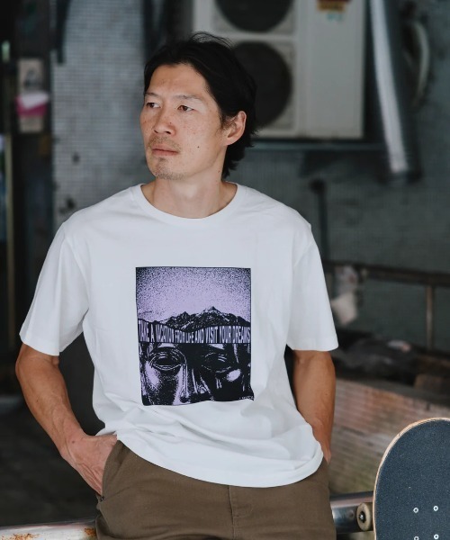 RVCA(ルーカ)の「RVCA メンズ 【KENTO】 VISIT YOUR DREAM Tシャツ 【2025年春夏モデル】/ルーカフロントプリント半袖Tシャツ(Tシャツ/カットソー・メンズ・ブラック/オフホワイト・SMALL/MEDIUM/LARGE/X-LARGE)」の1枚目の写真
