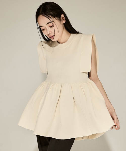 CLANE(クラネ)の「【CLANE/クラネ】SQUARE SELEEVE GATHER KNIT TOPS/スクエアスリーブギャザートップス(ニット/セーター・レディース・ブラック/アイボリー/グリーン・1/2)」の12枚目の写真