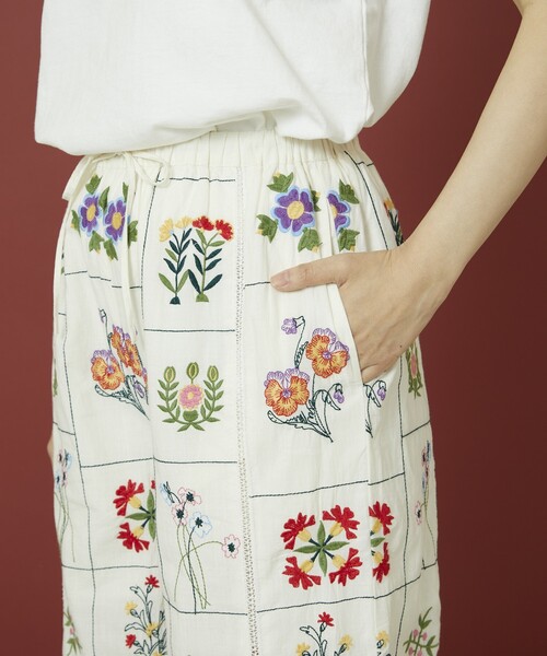 Freada（フリーダ）の「Freada/フリーダ パッチワーク花刺繍パンツ