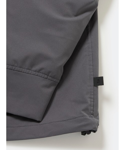 DAIWA PIER39（ダイワピア39）の「DAIWA PIER39 TECH HALFZIP STAND JACKET BJ-60025（その他アウター・メンズ・ブラック/チャコールグレー・X-LARGE/LARGE/MEDIUM/SMALL）」の5枚目の写真