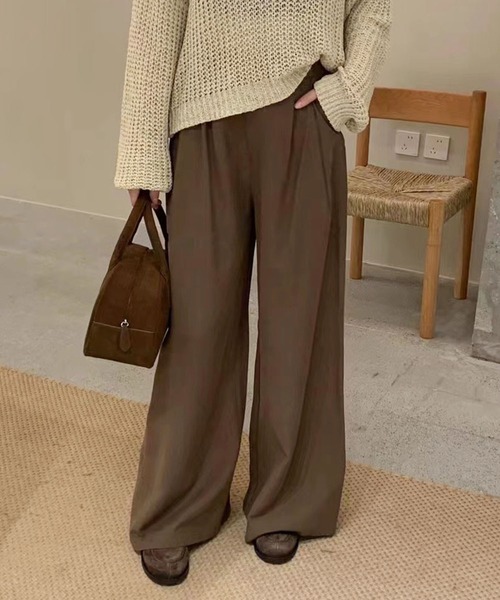 aimoha(アイモハ)の「タックデザインワイドパンツ(スラックス・レディース・ベージュ/グレー・SMALL/MEDIUM)」の2枚目の写真