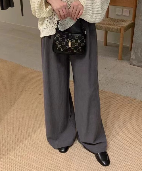 aimoha(アイモハ)の「タックデザインワイドパンツ(スラックス・レディース・ベージュ/グレー・SMALL/MEDIUM)」の9枚目の写真