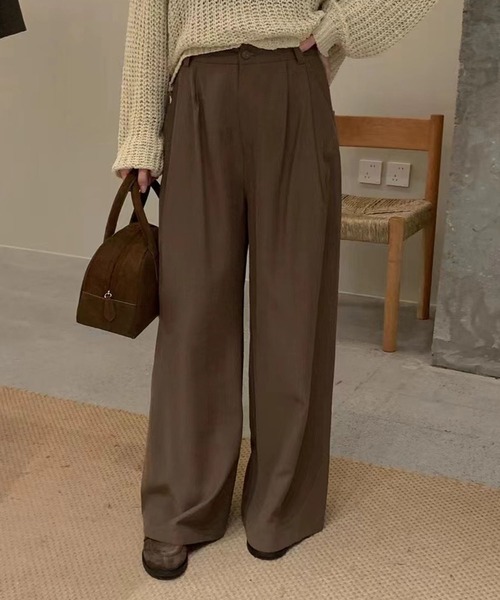 aimoha(アイモハ)の「タックデザインワイドパンツ(スラックス・レディース・ベージュ/グレー・SMALL/MEDIUM)」の5枚目の写真
