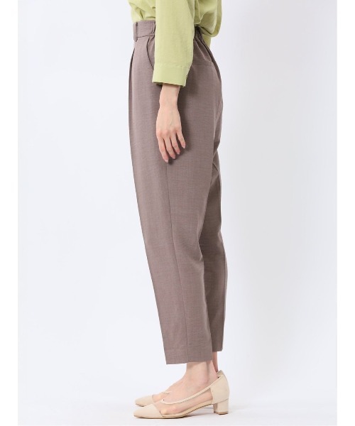 m.f.editorial（エムエフエディトリアル）の「【ウォッシャブル 】m.f.エディトリアル レディース 麻調合繊 ベルト付き テーパードパンツ(セットアップ可能)（スーツパンツ・レディース・グリーン系その他/ネイビー/ライトグレー/ブラウン・MEDIUM/LARGE）」の7枚目の写真