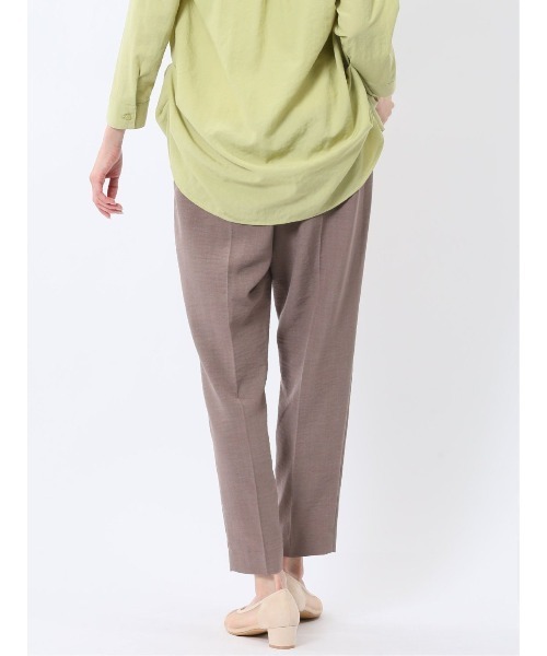 m.f.editorial（エムエフエディトリアル）の「【ウォッシャブル 】m.f.エディトリアル レディース 麻調合繊 ベルト付き テーパードパンツ(セットアップ可能)（スーツパンツ・レディース・グリーン系その他/ネイビー/ライトグレー/ブラウン・MEDIUM/LARGE）」の11枚目の写真