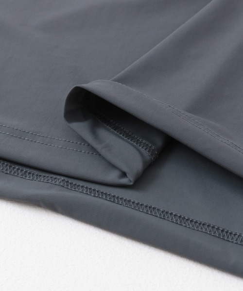 SENSE OF PLACE by URBAN RESEARCH（センスオブプレイスバイアーバンリサーチ）の「4WAYストレッチプルオーバーショートスリーブTシャツ（Tシャツ/カットソー・メンズ・ブラック/チャコールグレー/ライトカーキ・MEDIUM/LARGE）」の7枚目の写真