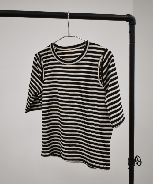 Reurie'(レウリィ)の「スリットショルダーボーダーリブトップス/slit shoulder border rib top 半袖 クルーネック 総柄 カジュアル モード グリーン 緑 アイボリー(Tシャツ/カットソー・レディース・ブラック/ブラウン・FREE)」の1枚目の写真
