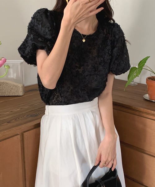 Lace Ladies(レースレディース)の「フラワー ジャガード クルーネック パフスリーブ プルオーバー(Tシャツ/カットソー・レディース・アイボリー/ブラック・FREE)」の2枚目の写真