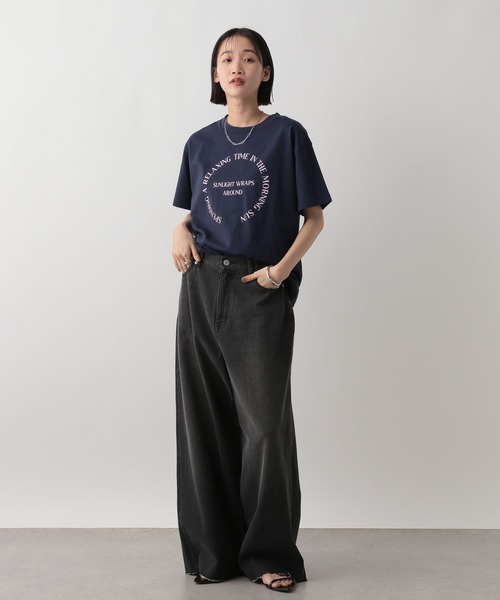 LOWRYS FARM（ローリーズファーム）の「シンプルロゴＴＥＥ　 328670（Tシャツ/カットソー・レディース・ブラック/ホワイト系その他/オフホワイト/ネイビー・FREE）」の21枚目の写真
