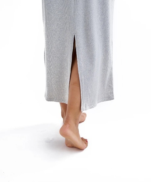 BILLABONG(ビラボン)の「BILLABONG レディース ARCH EMB RIB LONG SKIRT スカート 【2025年夏モデル】/ビラボンストレッチリブロングスカート(スカート・レディース・グレー/マルチ・MEDIUM)」の4枚目の写真