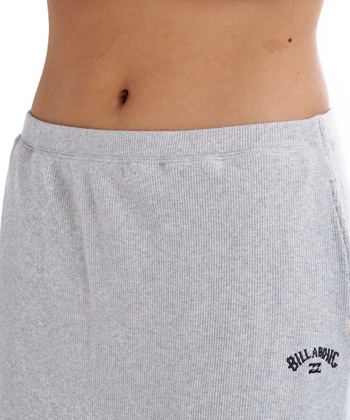 BILLABONG(ビラボン)の「BILLABONG レディース ARCH EMB RIB LONG SKIRT スカート 【2025年夏モデル】/ビラボンストレッチリブロングスカート(スカート・レディース・グレー/マルチ・MEDIUM)」の6枚目の写真