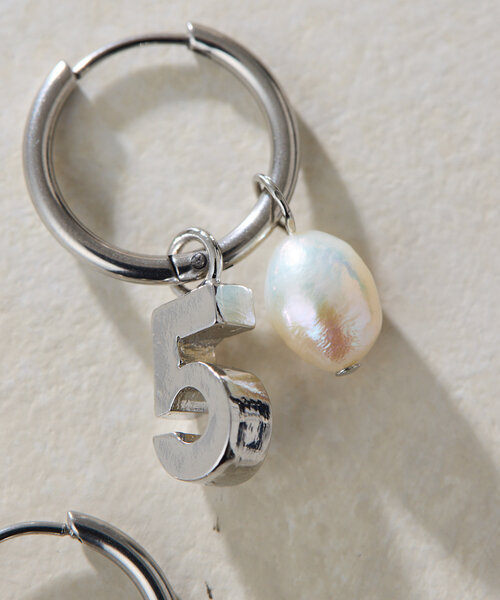 ear PAPILLONNER（イアパピヨネ）の「【beq pettina】モチーフ×淡水パールピアス（ピアス（両耳用）・レディース・シルバー・FREE）」の7枚目の写真