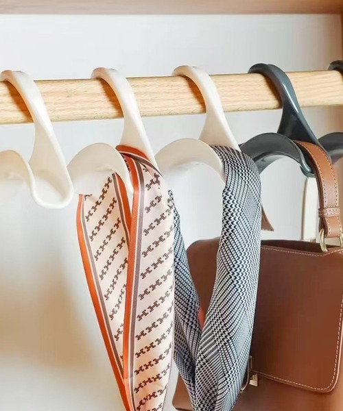 Port（ポート）の「【 Port / ポート 】 5個セット バッグ ハンガー（収納グッズ・レディース・ホワイト/ブラック・FREE）」の3枚目の写真