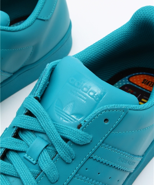 adidas(アディダス)の「【adidas】adidas×Pharrell Williams SUPER STAR(スニーカー・メンズ・ライトグリーン/チャコールグレー/ピンク/イエロー/パープル/グリーン/ブラック/オレンジ・27.5cm/26.5cm/27cm/28cm)」の11枚目の写真