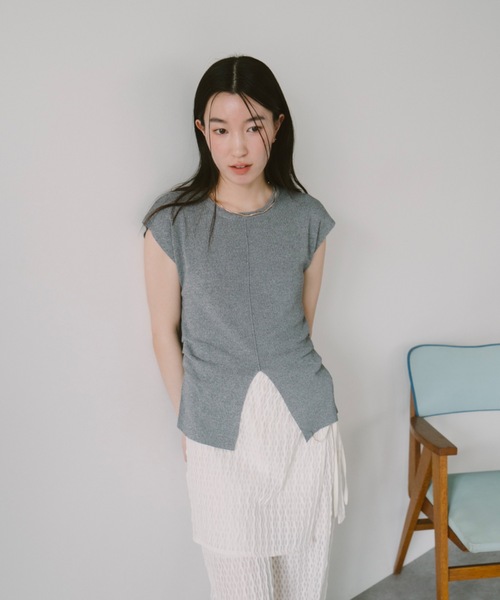 DRWCYS（ドロシーズ）の「サイドタックスリットトップス（ニット/セーター・レディース・グレー/アイボリー・FREE）」の10枚目の写真