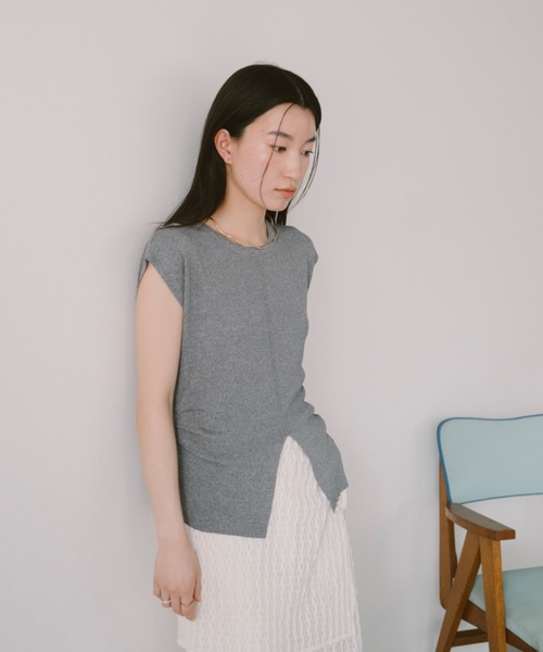 DRWCYS（ドロシーズ）の「サイドタックスリットトップス（ニット/セーター・レディース・グレー/アイボリー・FREE）」の11枚目の写真