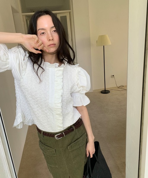 完売品　pium シャーリングチュールフリルブラウス シャーリングチュールフリルブラウス – pium