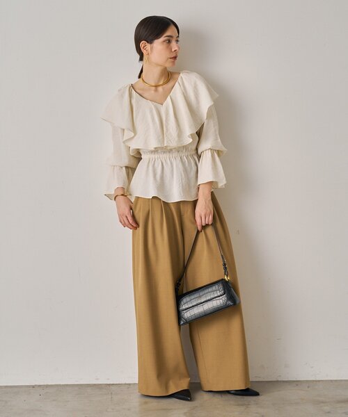 LOUNGEDRESS（ラウンジドレス）の「フリルペプラムブラウス（シャツ/ブラウス・レディース・オフホワイト/カーキ/ブラック・FREE）」の7枚目の写真