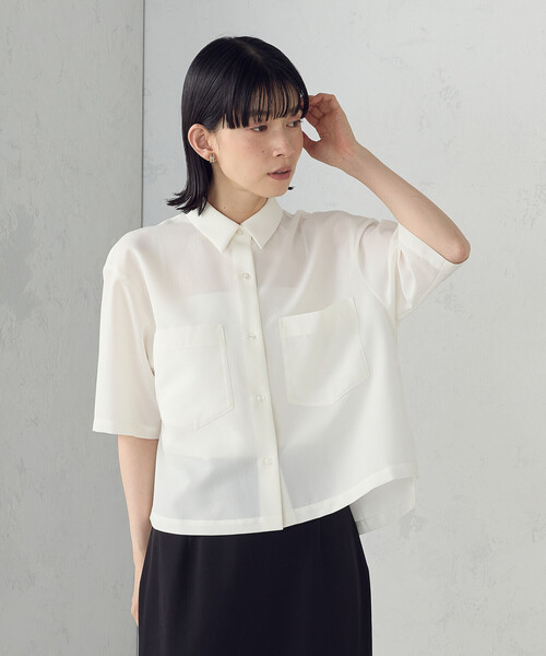 COMME CA ISM（コムサイズム）の「クロップド 半袖シャツ（シャツ/ブラウス・レディース・サックスブルー/ホワイト/チャコール・MEDIUM/LARGE）」の2枚目の写真