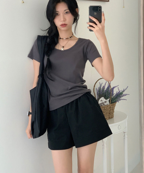 VIVID LADY（ビビッドレディー）の「クルーネック 半袖Tシャツ（Tシャツ/カットソー・レディース・チャコールグレー/グレー/アイボリー/カーキ/ブラック・FREE）」の7枚目の写真
