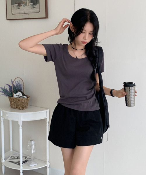 VIVID LADY（ビビッドレディー）の「クルーネック 半袖Tシャツ（Tシャツ/カットソー・レディース・チャコールグレー/グレー/アイボリー/カーキ/ブラック・FREE）」の8枚目の写真