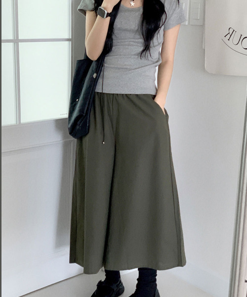 VIVID LADY（ビビッドレディー）の「クルーネック 半袖Tシャツ（Tシャツ/カットソー・レディース・チャコールグレー/グレー/アイボリー/カーキ/ブラック・FREE）」の16枚目の写真