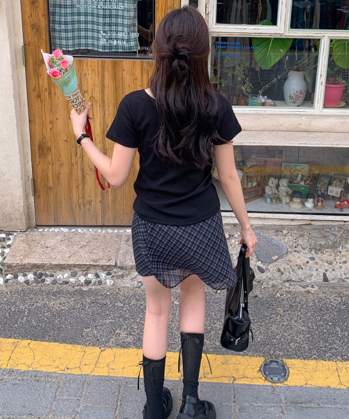 VIVID LADY（ビビッドレディー）の「クルーネック 半袖Tシャツ（Tシャツ/カットソー・レディース・チャコールグレー/グレー/アイボリー/カーキ/ブラック・FREE）」の19枚目の写真