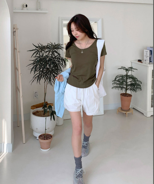VIVID LADY（ビビッドレディー）の「クルーネック 半袖Tシャツ（Tシャツ/カットソー・レディース・チャコールグレー/グレー/アイボリー/カーキ/ブラック・FREE）」の21枚目の写真