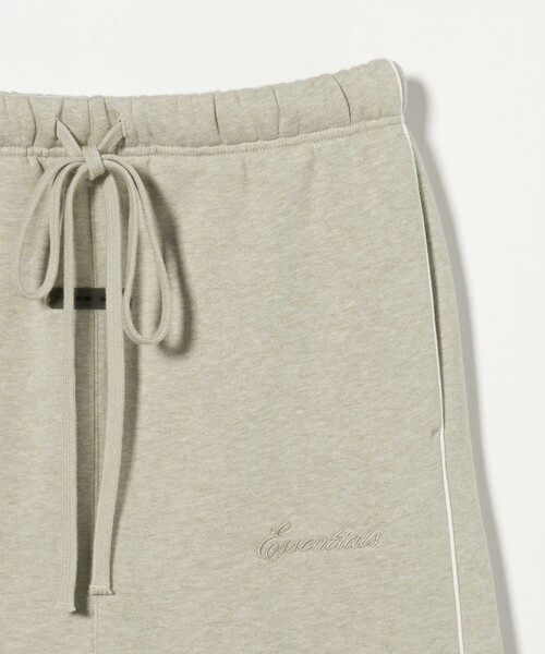 FOG ESSENTIALS（エフオージーエッセンシャルズ）の「＜FEAR OF GOD ESSENTIALS＞リラックス スウェット パンツ（スウェットパンツ・メンズ・ライトグレー/ベージュ・S/L/M/XS）」の4枚目の写真