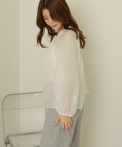 LAULEN(ローレン)の「2way conscious sheer tops /2wayコンシャスシアー長袖トップス(シャツ/ブラウス・レディース・グリーン/アイボリー・FREE)」の4枚目の写真