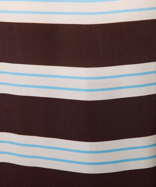 COLLAGE GALLARDAGALANTE（コラージュガリャルダガランテ）の「袖フレアサテンTブラウス（シャツ/ブラウス・レディース・ネイビー/ブラウン/オフホワイト・FREE）」の13枚目の写真