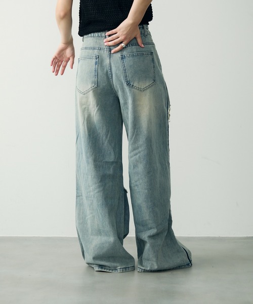 Clum(クルム)の「クラッシュワイドデニムパンツ(デニムパンツ・レディース・ブルー・SMALL/MEDIUM/LARGE)」の11枚目の写真