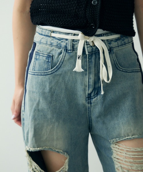 Clum(クルム)の「クラッシュワイドデニムパンツ(デニムパンツ・レディース・ブルー・SMALL/MEDIUM/LARGE)」の13枚目の写真