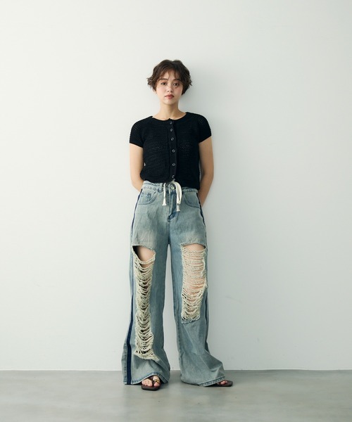 Clum(クルム)の「クラッシュワイドデニムパンツ(デニムパンツ・レディース・ブルー・SMALL/MEDIUM/LARGE)」の15枚目の写真
