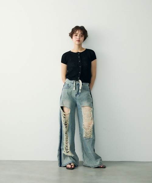 Clum(クルム)の「クラッシュワイドデニムパンツ(デニムパンツ・レディース・ブルー・SMALL/MEDIUM/LARGE)」の16枚目の写真