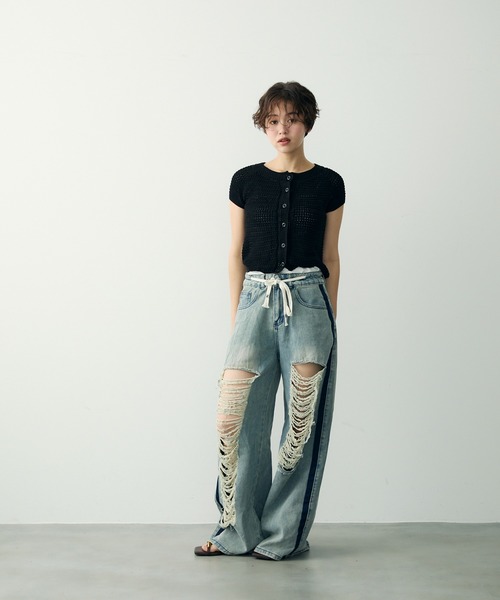 Clum(クルム)の「クラッシュワイドデニムパンツ(デニムパンツ・レディース・ブルー・SMALL/MEDIUM/LARGE)」の22枚目の写真