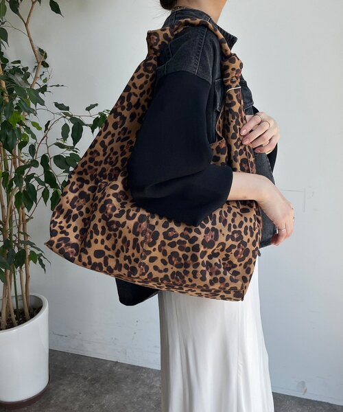 DouDou（ドゥドゥ）の「【WEB限定】ワンショルダーバッグ（ショルダーバッグ・レディース・ベージュ/ブラウン/ブラック/シルバー・FREE）」の11枚目の写真