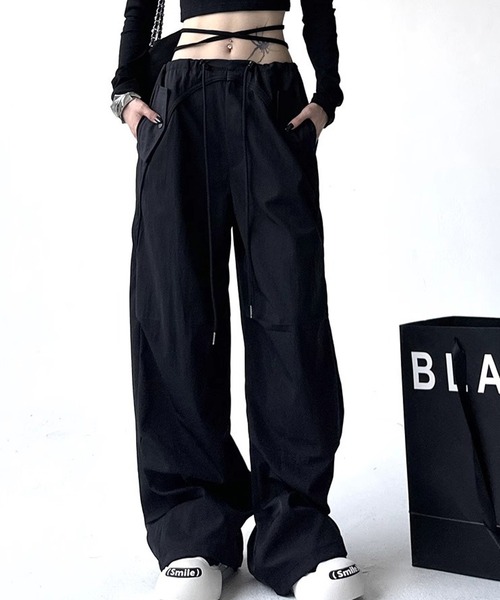 CERCA(チェルカ)の「HALEY PESCA/ルーズフィット ドロストカーゴパンツ(カーゴパンツ・レディース・ダークグレー・SMALL/MEDIUM)」の3枚目の写真