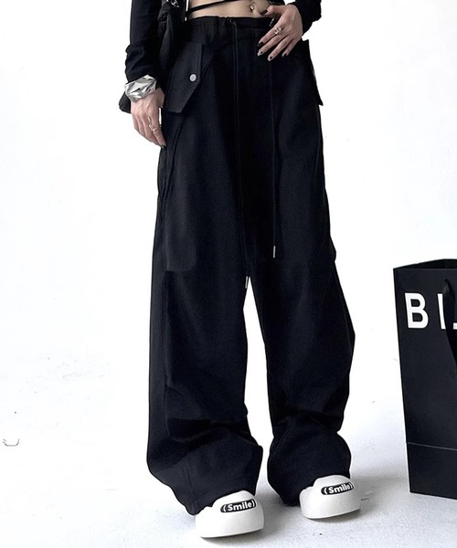 CERCA(チェルカ)の「HALEY PESCA/ルーズフィット ドロストカーゴパンツ(カーゴパンツ・レディース・ダークグレー・SMALL/MEDIUM)」の6枚目の写真