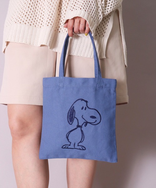 PEANUTS（ピーナッツ）の「(ACT)【PEANUTS】スヌーピー 刺繍 キャンバス ミニ トートバッグ（トートバッグ・レディース・アイボリー/ネイビー・ONE SIZE）」の2枚目の写真