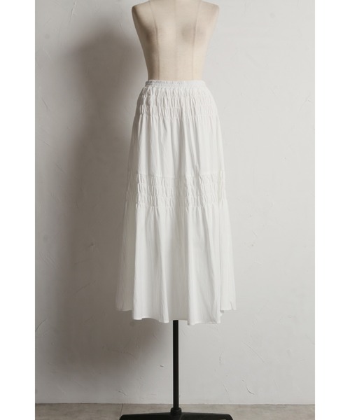 &. NOSTALGIA（アンドドットノスタルジア）の「シャーリングティアードスカート（スカート・レディース・オフホワイト/ブラック・M）」の13枚目の写真
