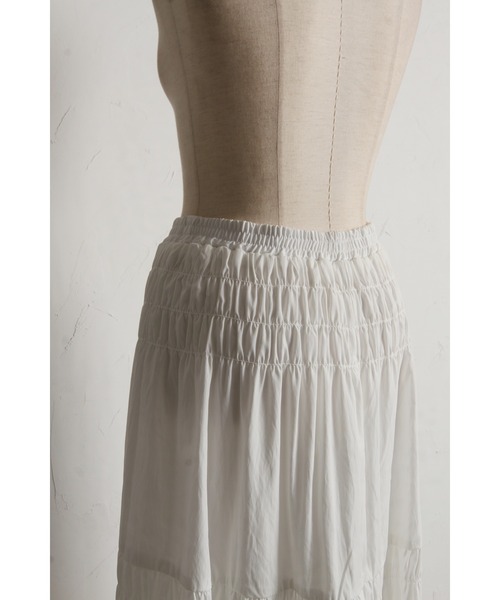 &. NOSTALGIA（アンドドットノスタルジア）の「シャーリングティアードスカート（スカート・レディース・オフホワイト/ブラック・M）」の16枚目の写真