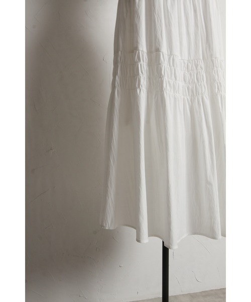 &. NOSTALGIA（アンドドットノスタルジア）の「シャーリングティアードスカート（スカート・レディース・オフホワイト/ブラック・M）」の19枚目の写真